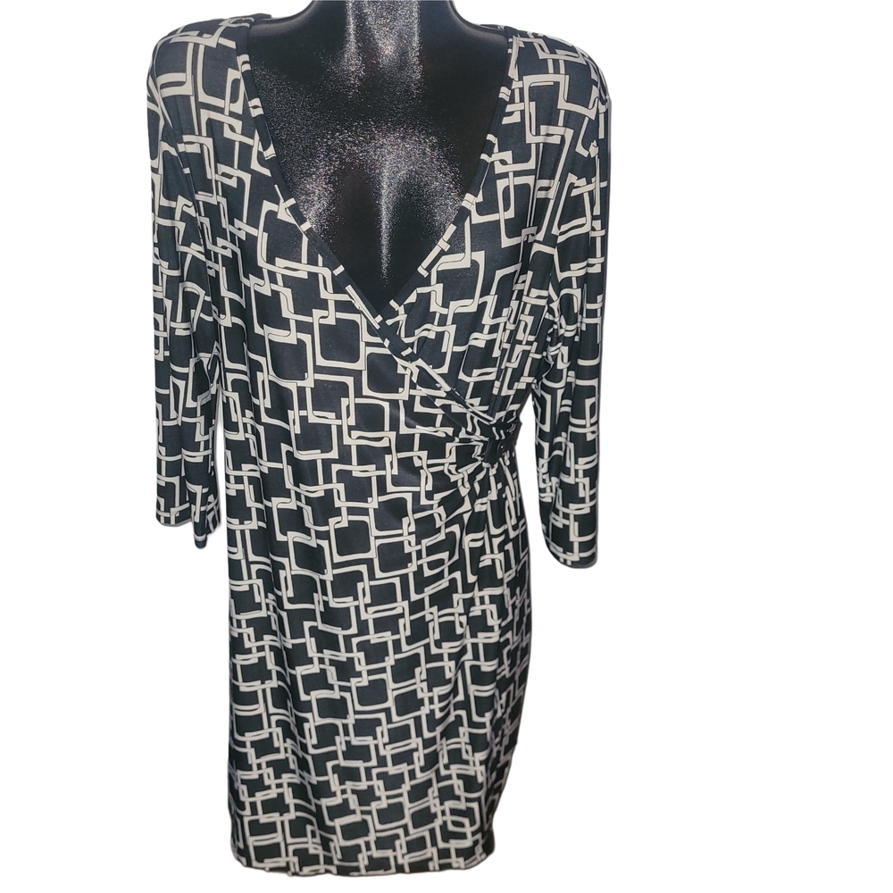 Charlie Paige Black and White Geometric Pattern Faux Wrap Dress Size L